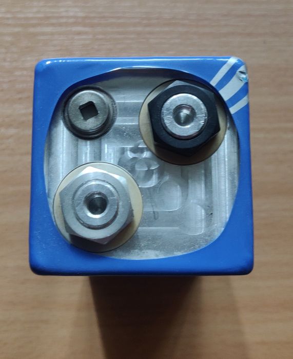 Супер конденсатор  3000f 2.8V