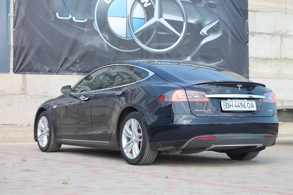 Tesla S Перфоманс P85