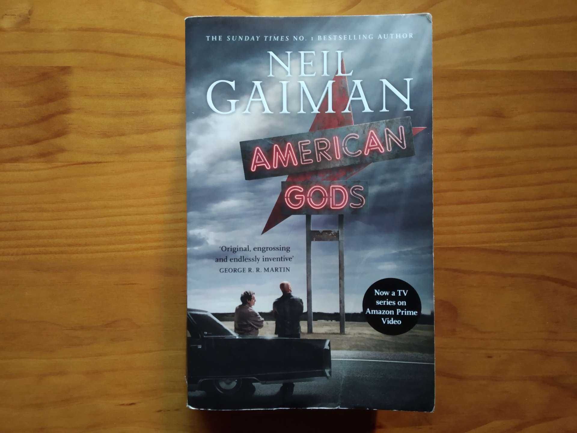 (COMO NOVO, PORTES GRÁTIS) Neil Gaiman - American Gods (em Inglês)
