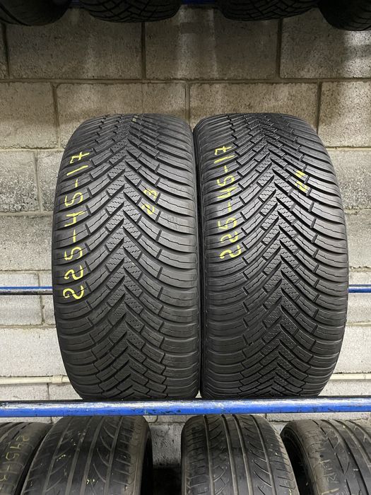 Всесезонні шини 225/45 R17 (94V) VREDESTEIN