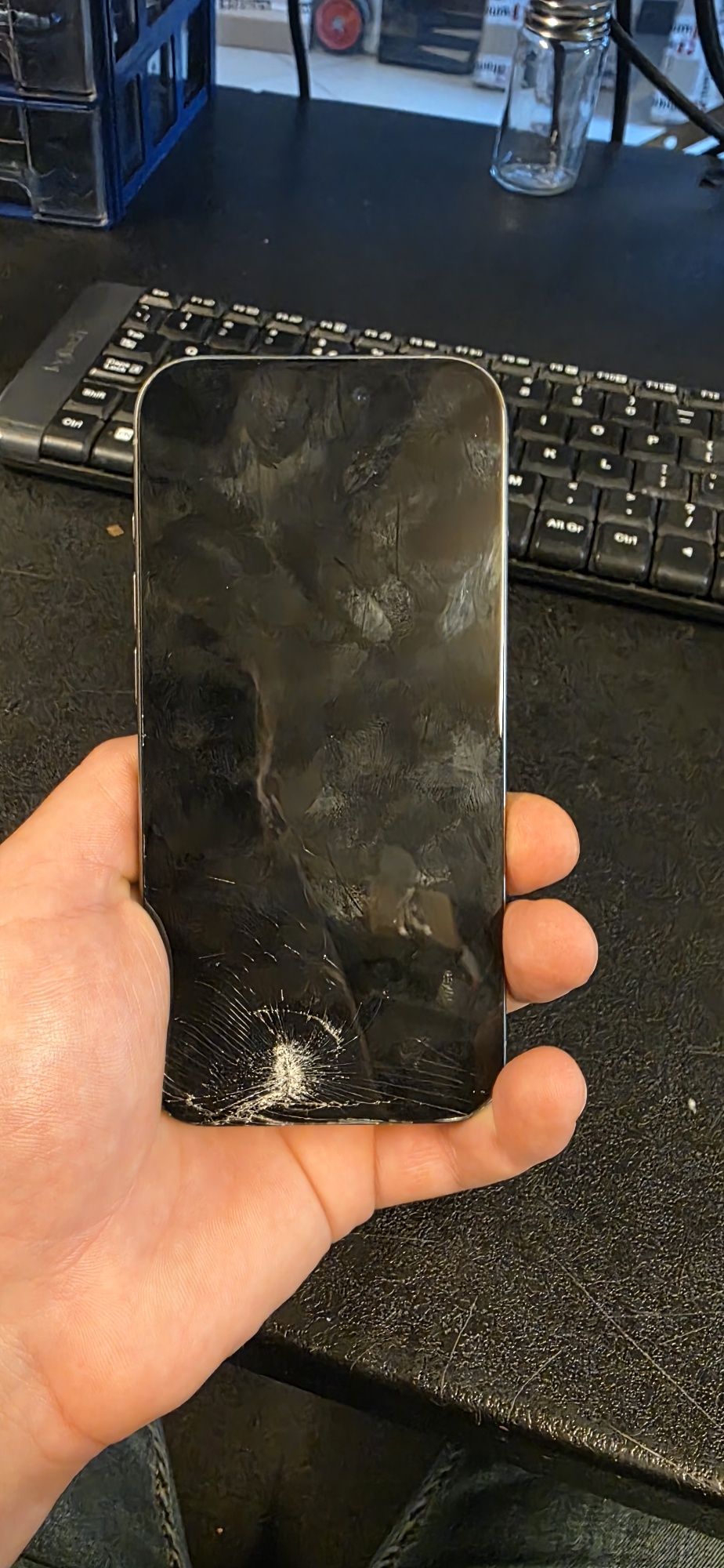 Ipgone 15 pro 128 uszkodzone lcd.
