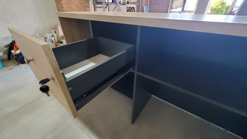 Барні стійки великих  розмірів