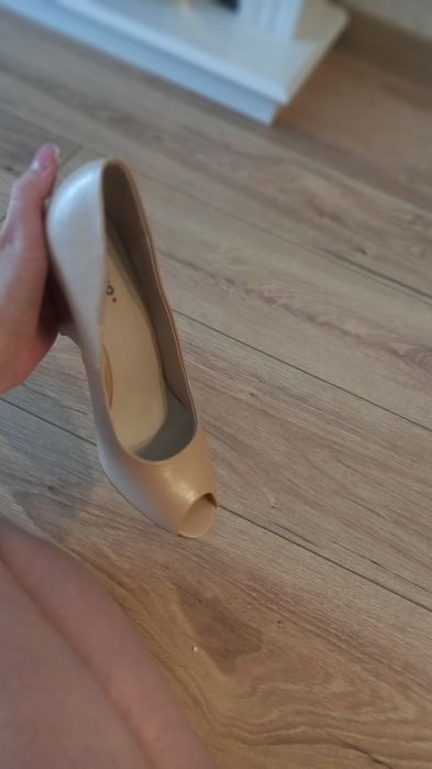 Туфлі жіночі бежеві на тонкетці