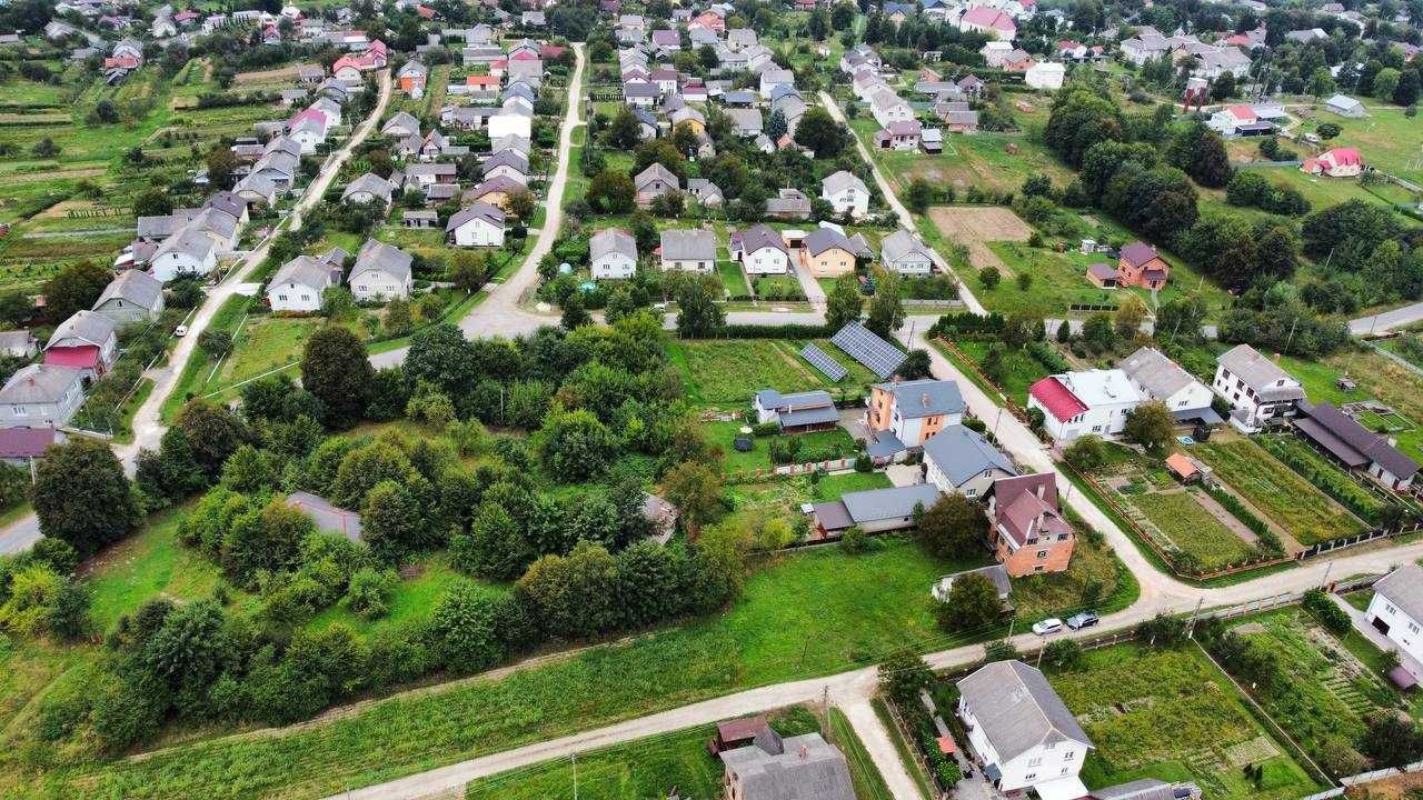 Продається будинок з ділянкою у смт.Меденичі