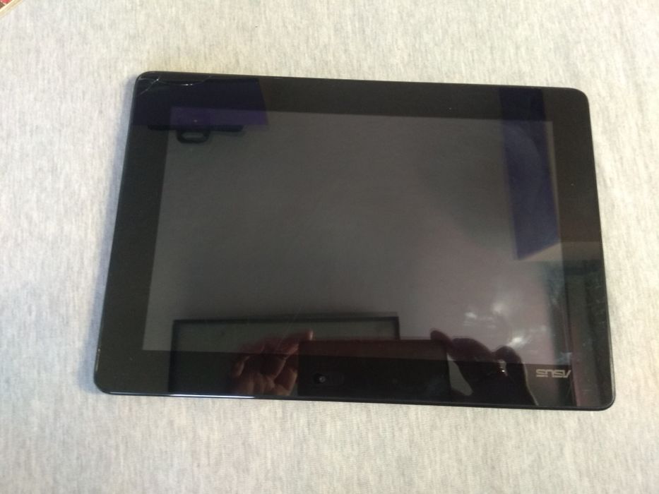 Продам планшет  требует ремонта