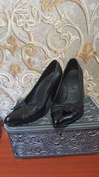 Шкіряні жіночі туфлі 39 розмір