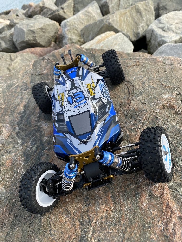 Машинка на радіокеруванні WLtoys 124017-V8 RC 1/12 4WD 75 км/год