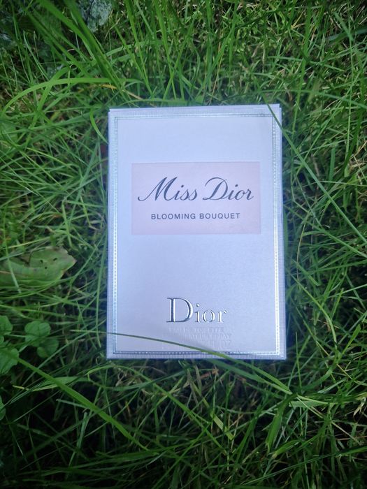 Perfumy Miss Dior Blooming Bouquet.
Śliczny,mały flakoni