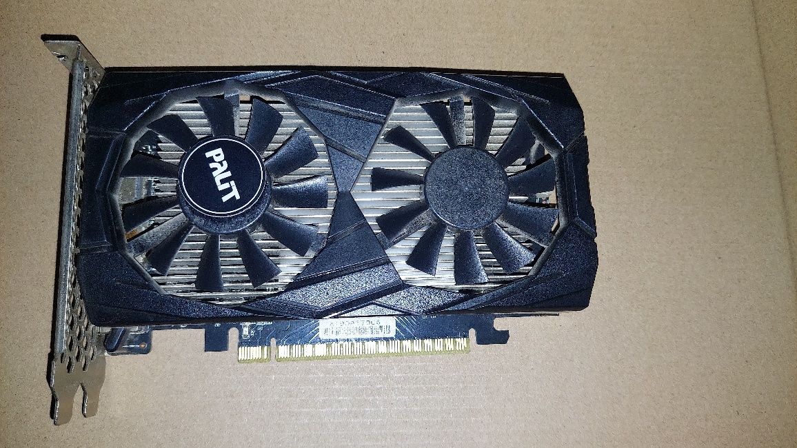 GTX1650 DUAL 4G GDDR5, zasilacz 550W oraz pamięć ram 2x8GB