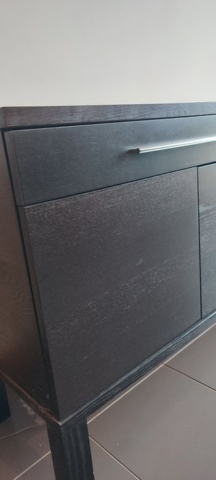 Aparador IKEA Bjursta