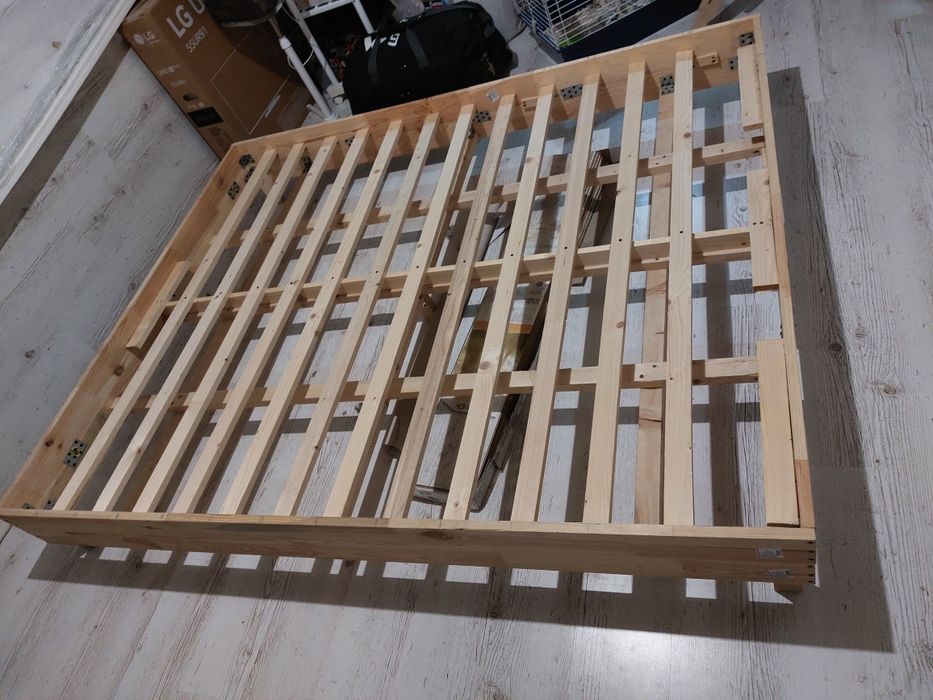 Продам кровать 2м на 1.8