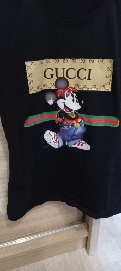 T-shirt   Gucci.