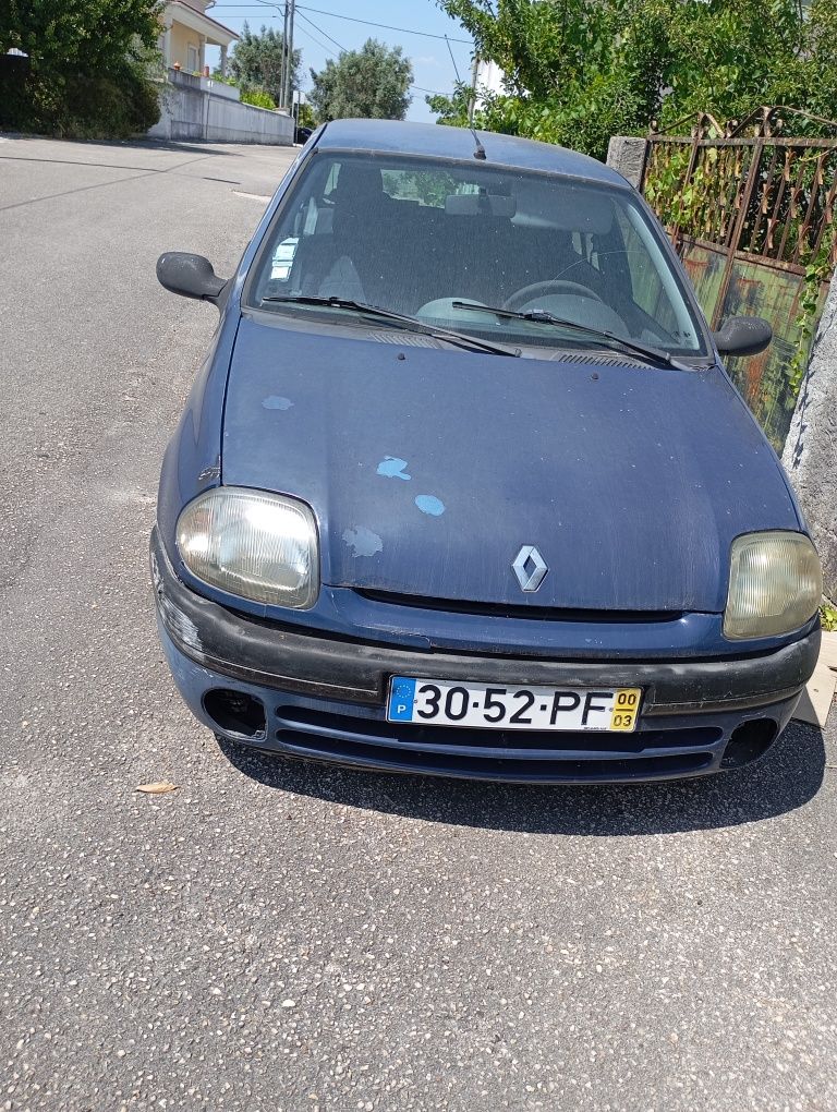 Renault Clio para peças