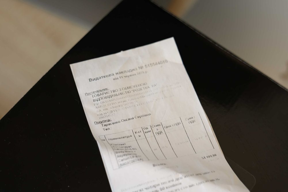 Продам свою камеру Canon r8 (на гарантії) + 3 оригінальні акумулятори