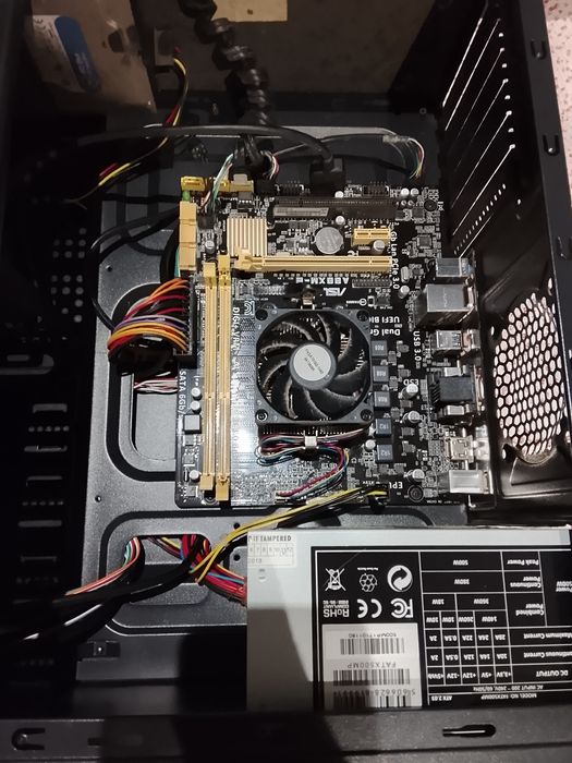 Troco DUAS TORRES Por um PORTATIL em bom estado