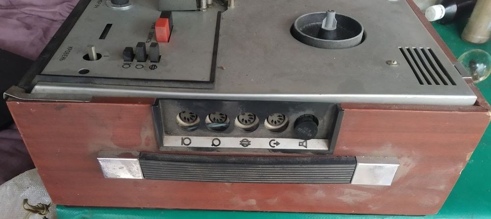 Продається бобінний магнітофон "Астра 205"