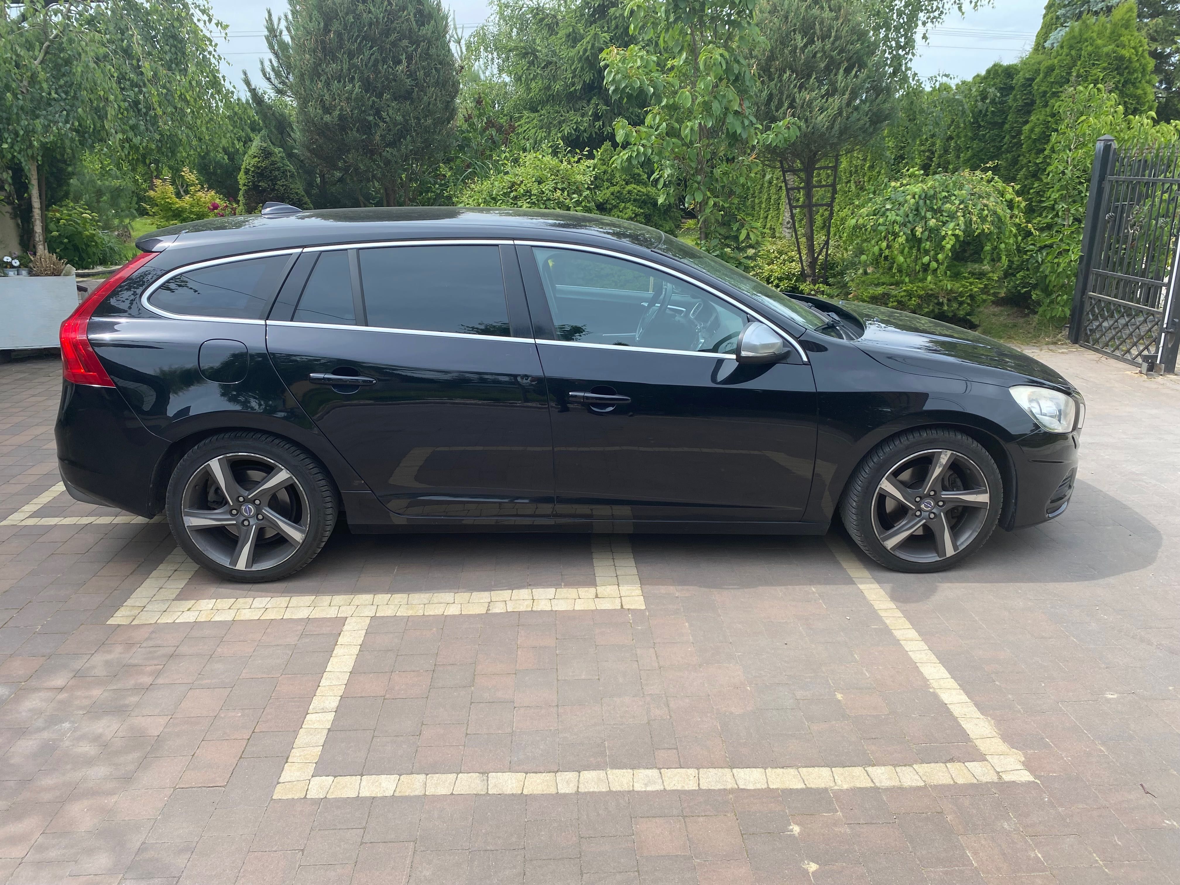 Volvo v60 T5 momentum