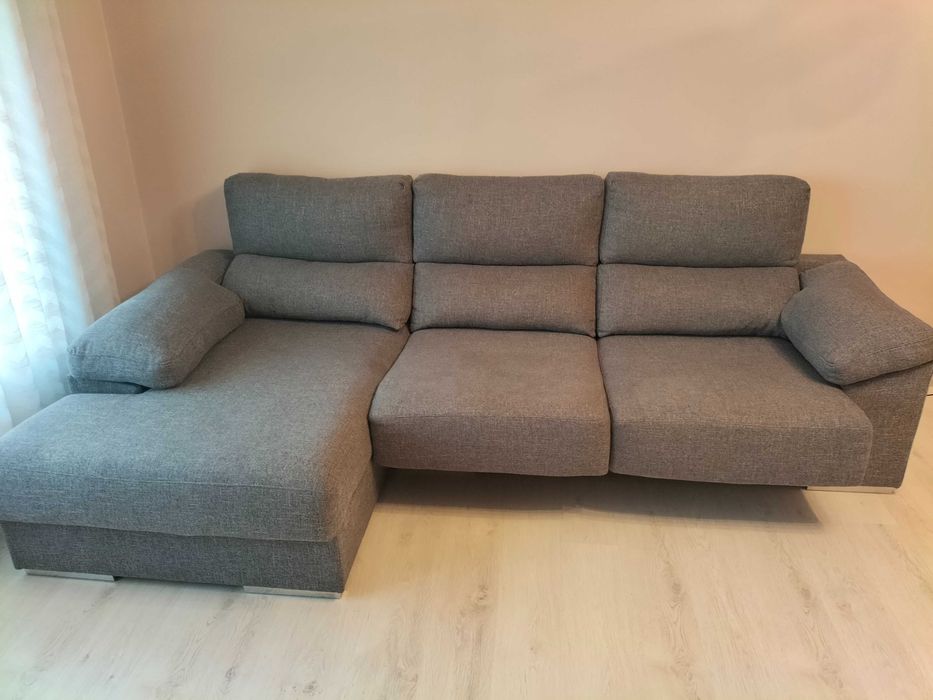 Sofá com chaise longue 4 lugares usado à venda - Ótimo Estado