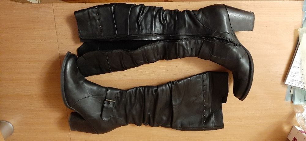 Продам женские кожаные сапоги демисезонные