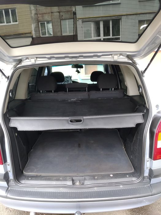 Автомобіль Опель.Зефіра.