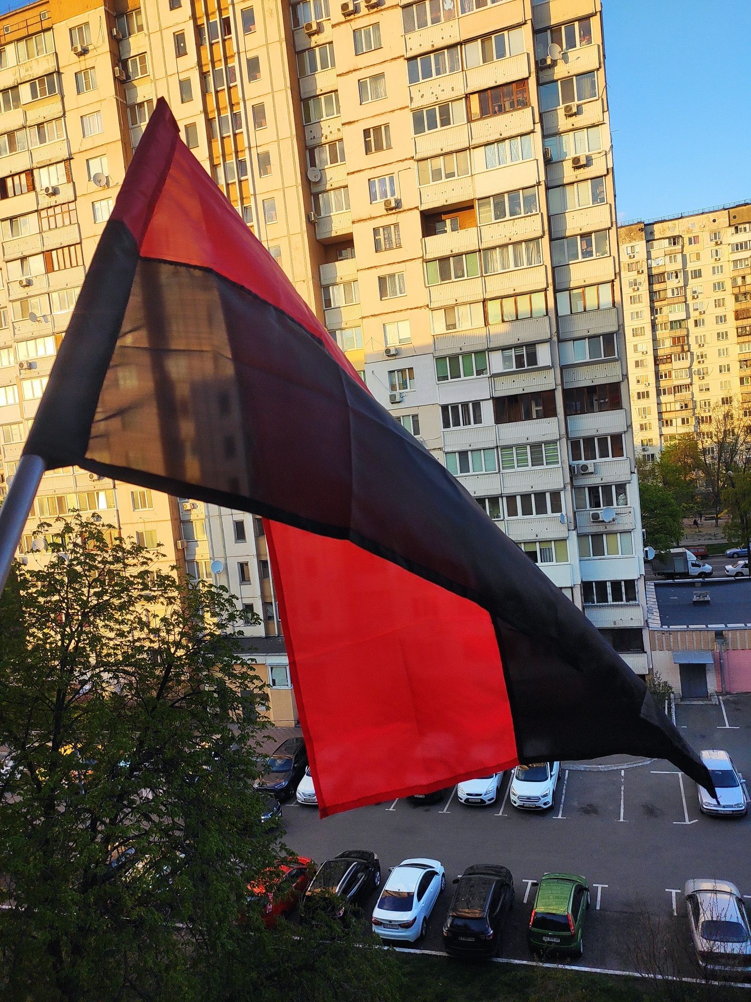 Флаг ОУН-УПА размер 90*140 Прапор УПА Киев есть самовывоз. Новые.