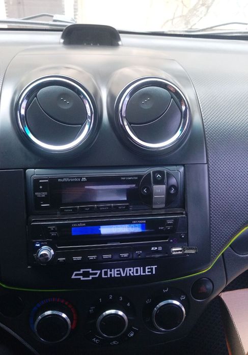 Автомагнітола розкладна