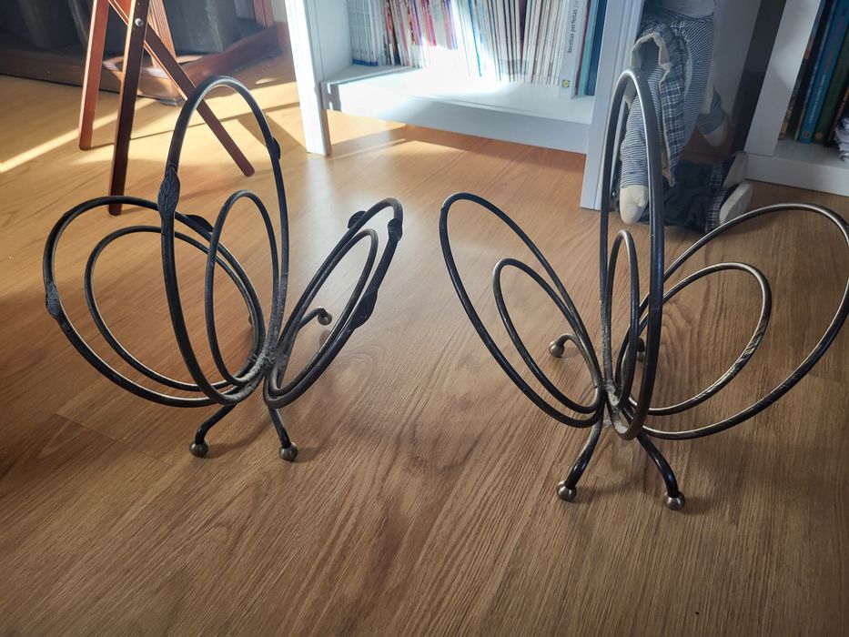 Porta livros em ferro