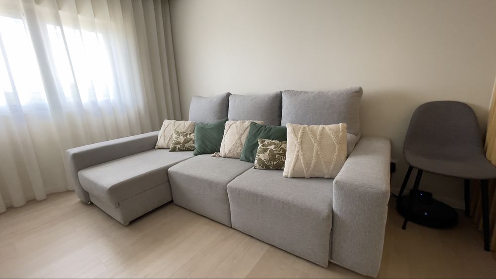 Sofá cama com chaise longue