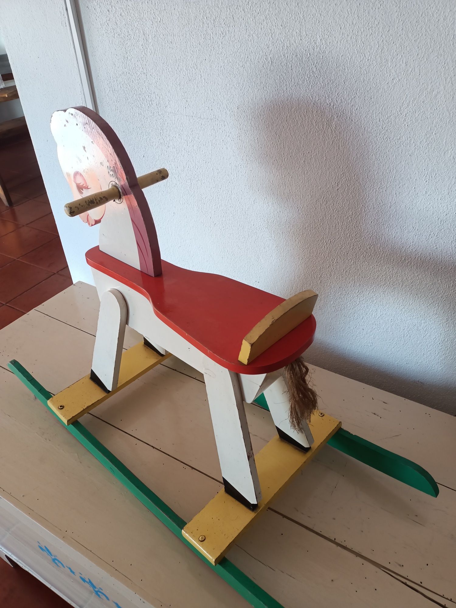 Cavalinho de baloiço.
