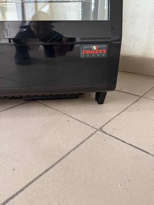 Холодильна Вітрина Кондитерська-Десерта Настільна Frosty Італія !!!