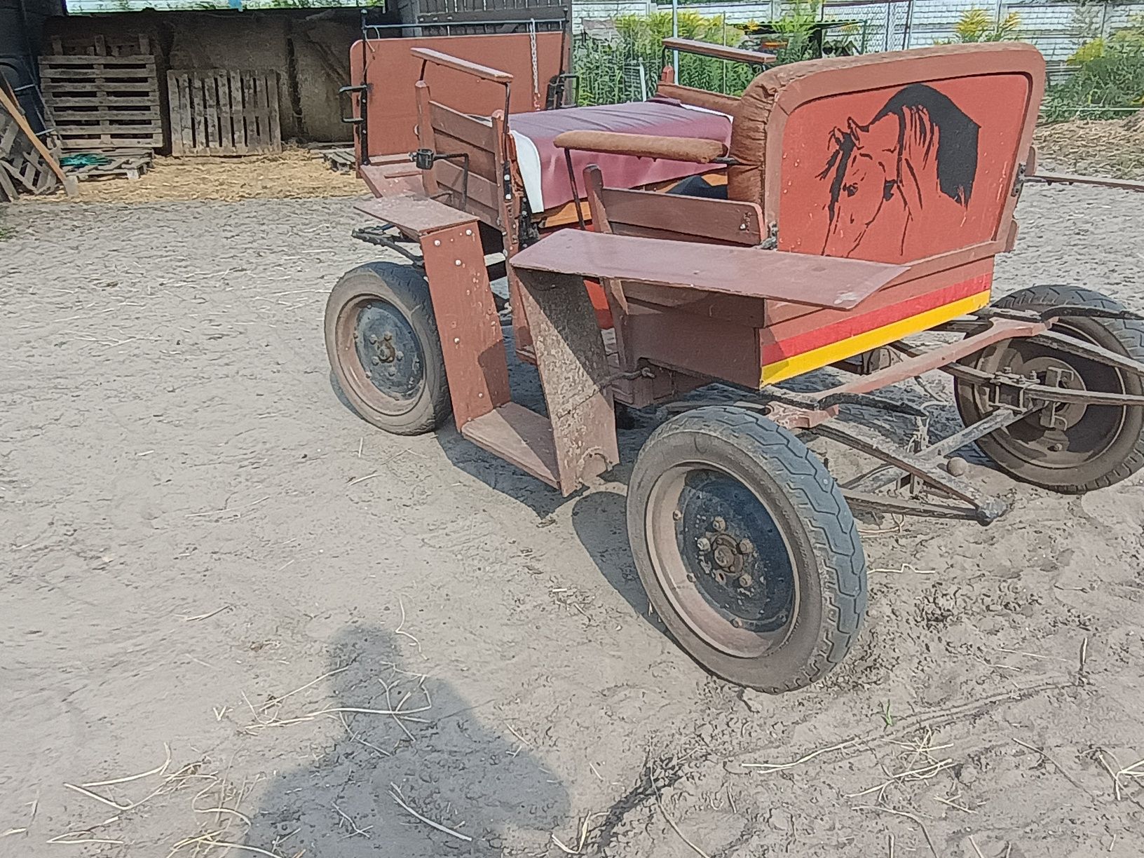 Bryczką konna z hamulcem