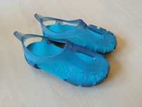Niebieskie buty do wody basen Nabaiji 25 Decathlon