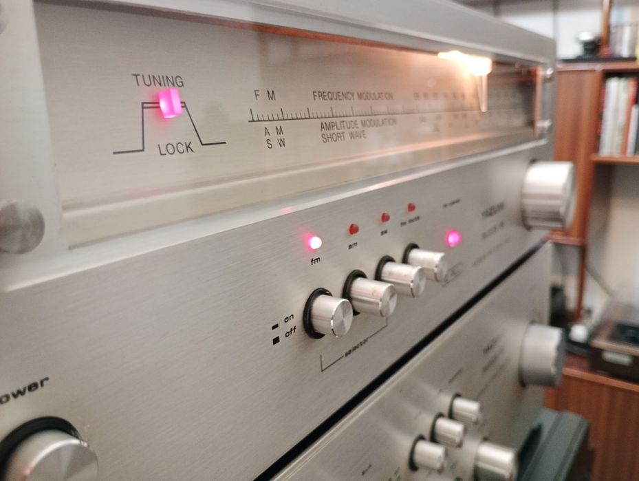 Amplificador e tuner Yazumi