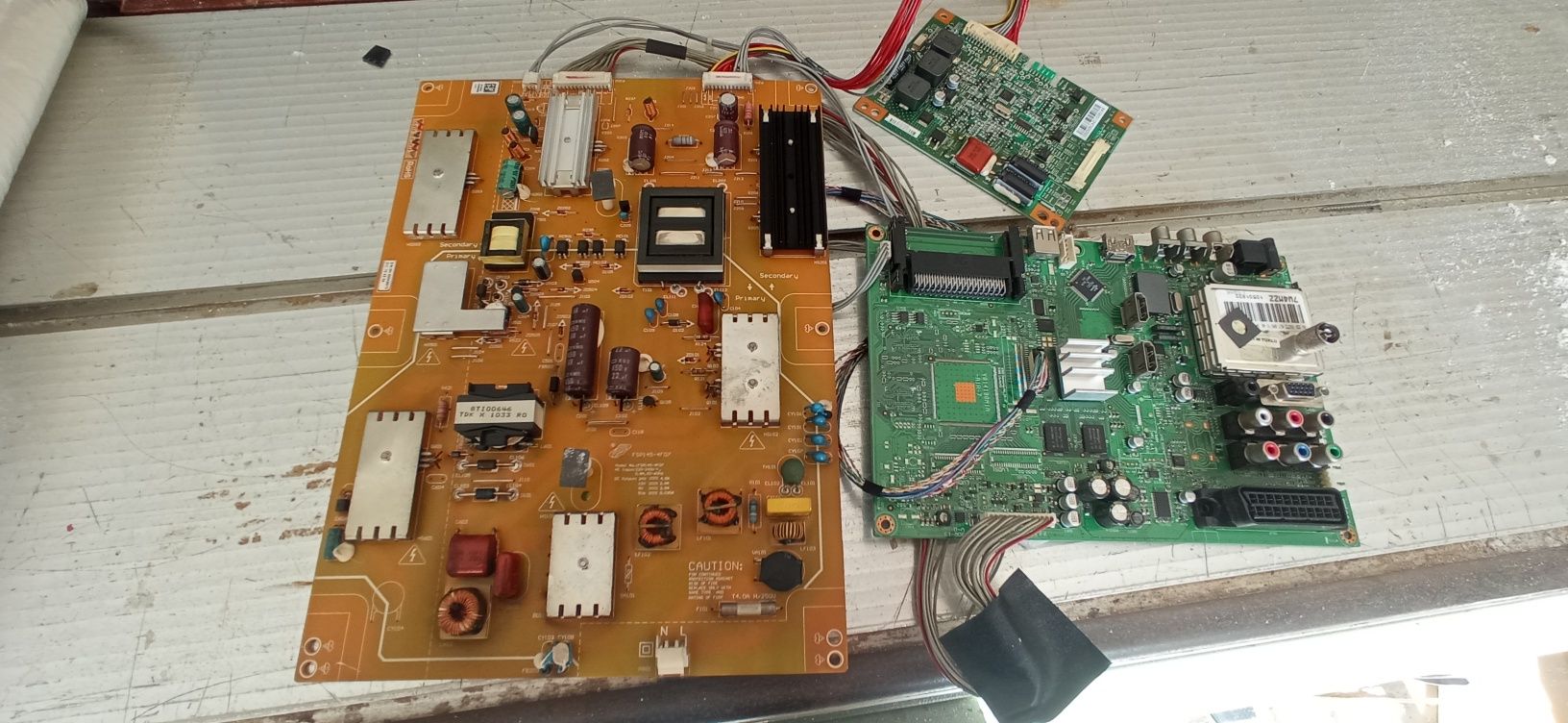 Componentes TV Grundig 32VLE3000C