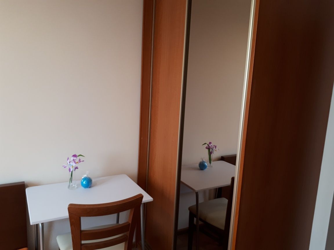 **Rooms for girls close to the subway available from August 31st**