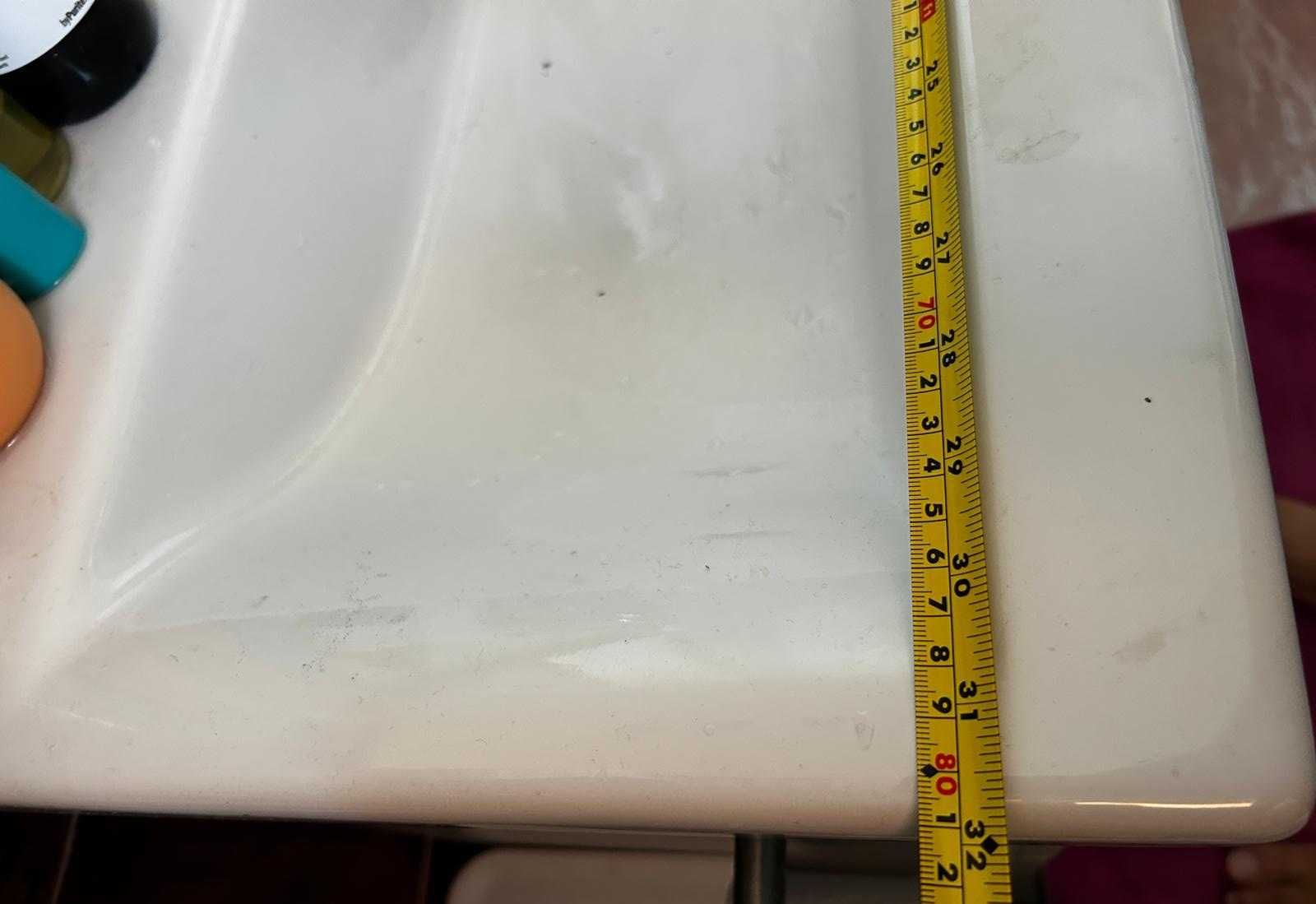 kran Grohe z szafką i umywalką