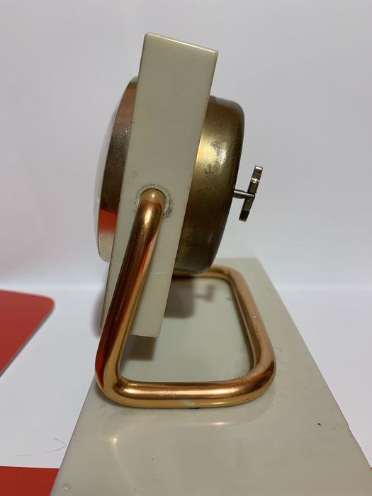 Продам часы молния в хорошем состоянии