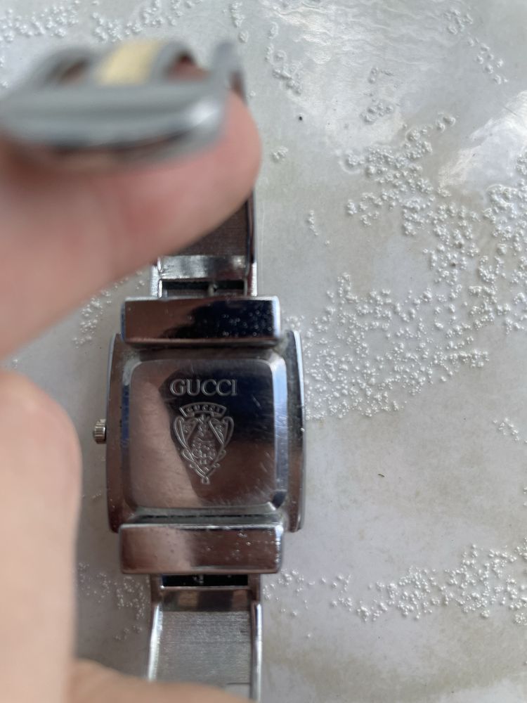 Жіночій годинник Gucci