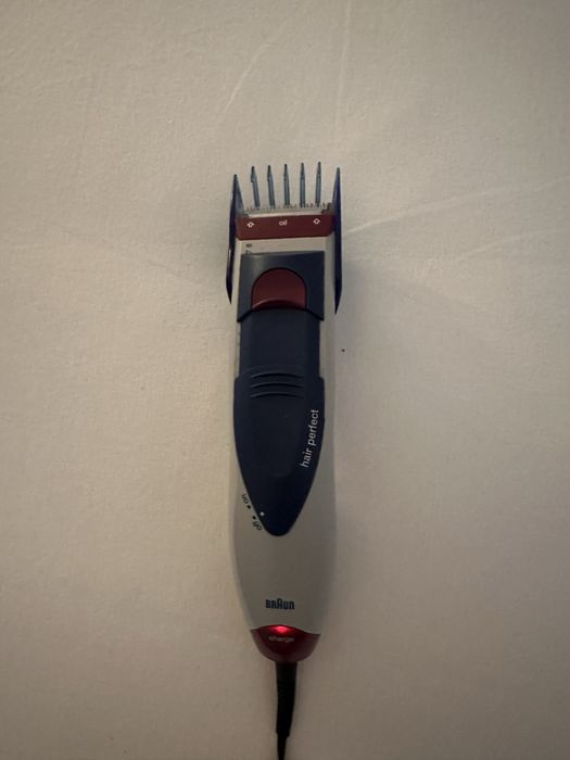 Maquina cortar cabelo em otimo estado