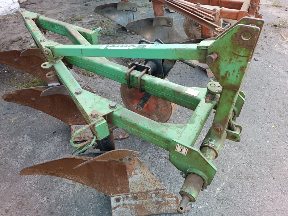 Продам польський плуг 3-30,3-35,грабалка,