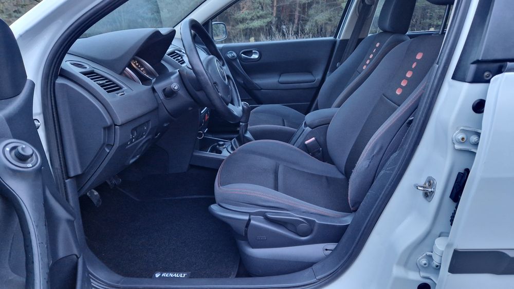 Автомобиль Renault Megan 1,6