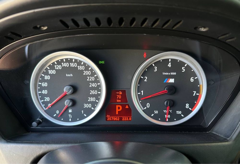 BMW X5M 2011 official