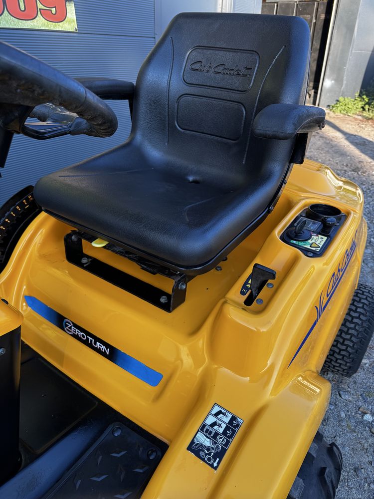 Traktorek Zero Turn Cub Cadet FMZ50 Kawasaki 22 KM 2 cyl