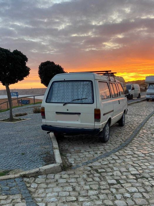 Van pronta para viajar/morar