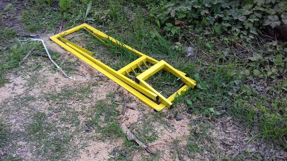 Стенд для різки дров. Козел для дров. Тримач для різання колод. Дрова