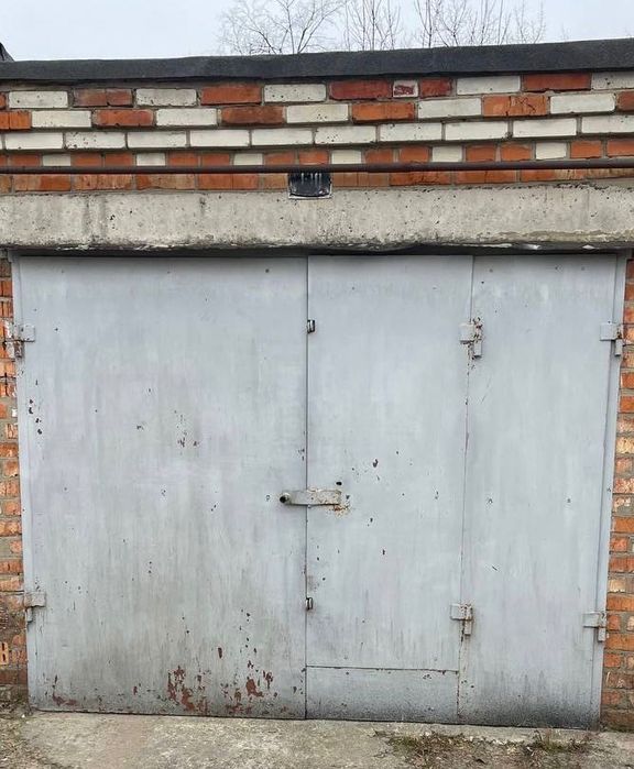 Гараж в гаражному кооперативі