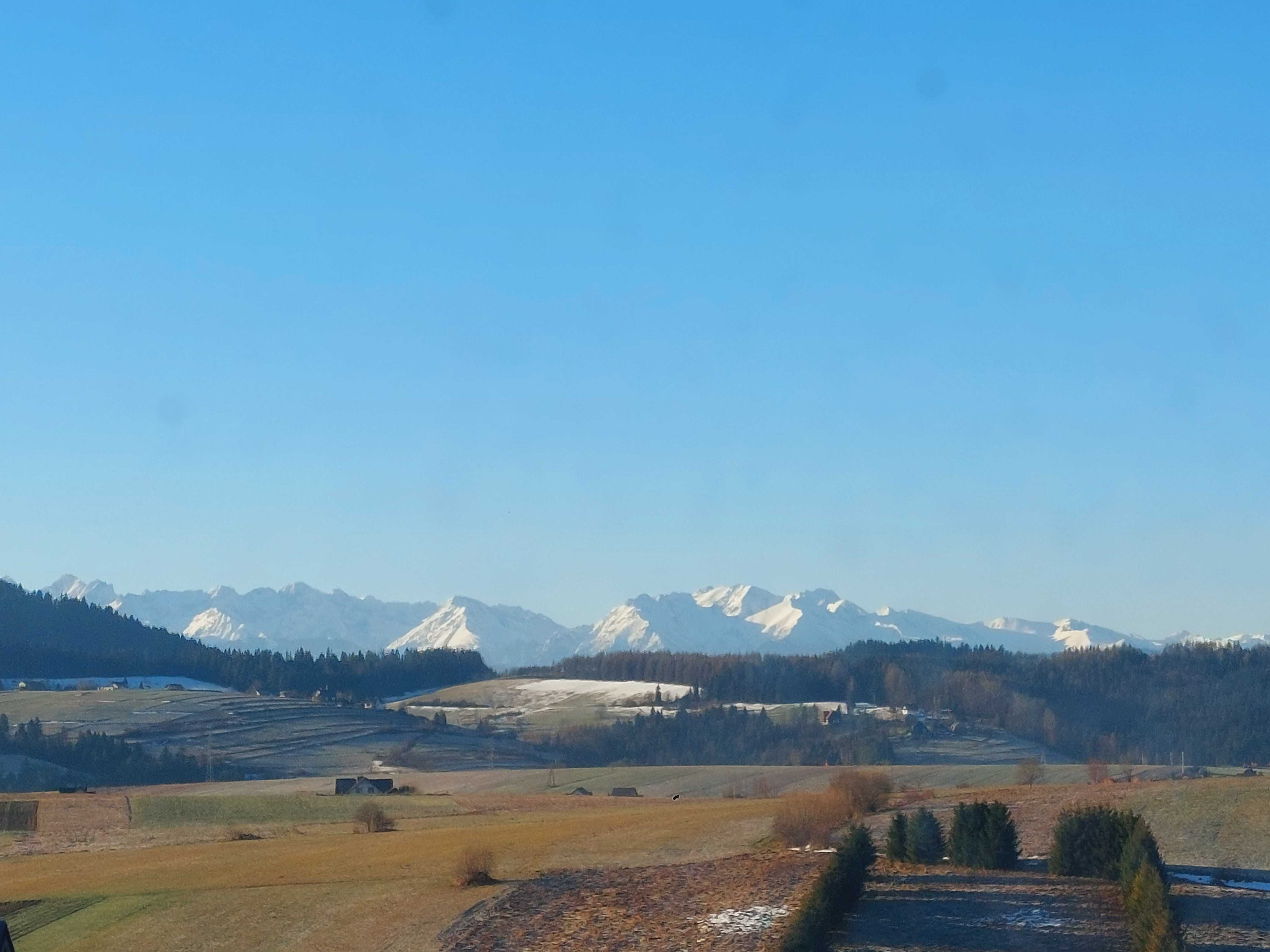 Domki w  górach ,  widok na Tatry i Pieniny
