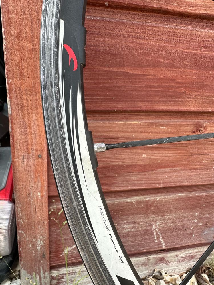 Kolo szosowe Fulcrum Racing Zero uszkodzone