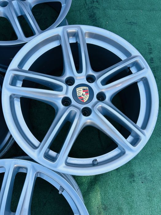 Диски різноширокі 5/130 R19 Porshe Panamera з датчиками тиску