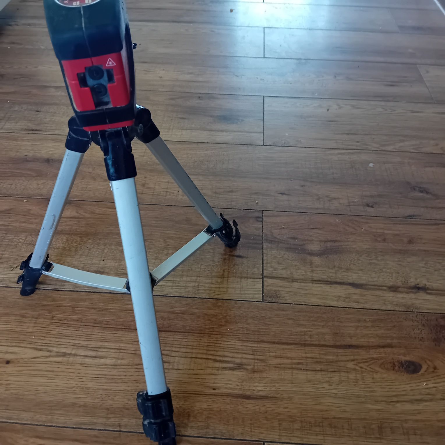Dalmierz ,laser że stojakiem